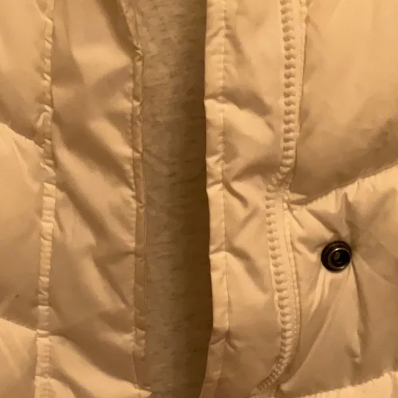 Gap hooded puffer vest - Picture 3 of 4